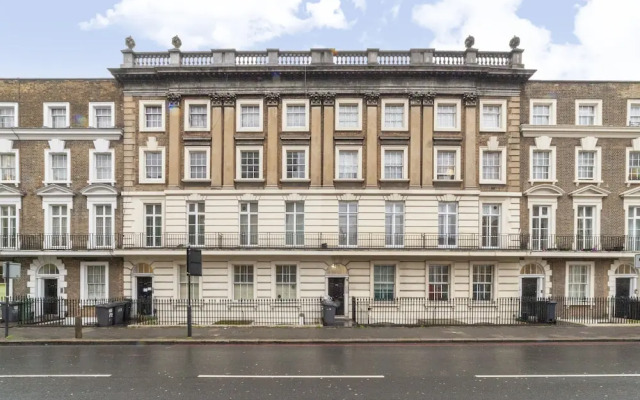 Spacious 3-bed flat by popular Waterloo