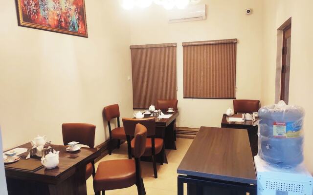 Smile-T Continental Hotel