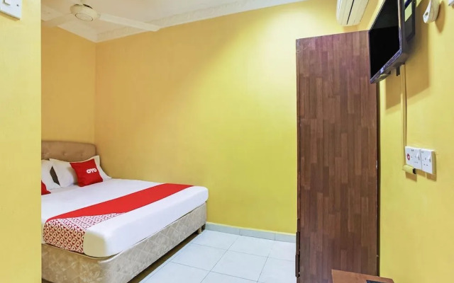 OYO 89406 Lucky Budget Hotel