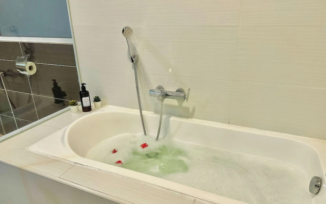 Encorp Marina Puteri Harbour by Stayrene