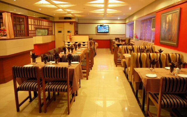 Hotel Raviraj
