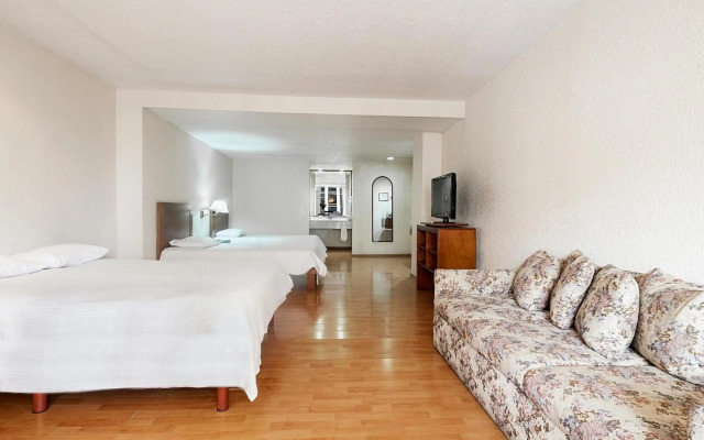 Exe Suites San Marino Hotel