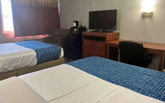 Travelodge by Wyndham Terre Haute