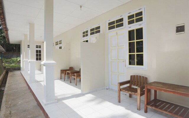 Penginapan Kepurun Pawana by OYO Rooms