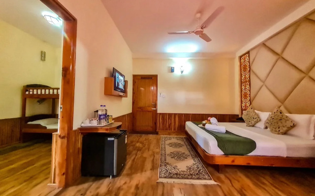 OYO 13836 Hotel Manu Vatika