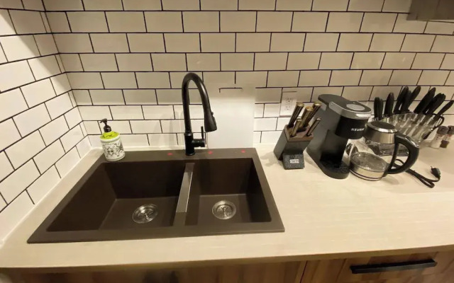 Central 2br Near Unveristy And Whyte Ave