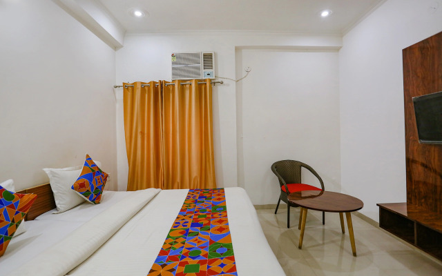 Fabhotel 52 Ivory