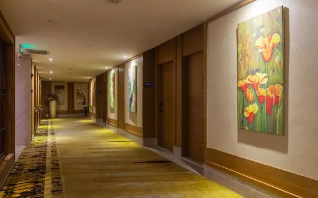 Holiday Sunshine Business Hotel