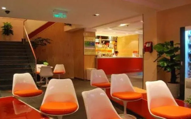 Pod Inn Xi'an Xiaozhai Giant Wild Goose Pagoda