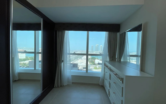 Marina Marvel Room Elite Residences