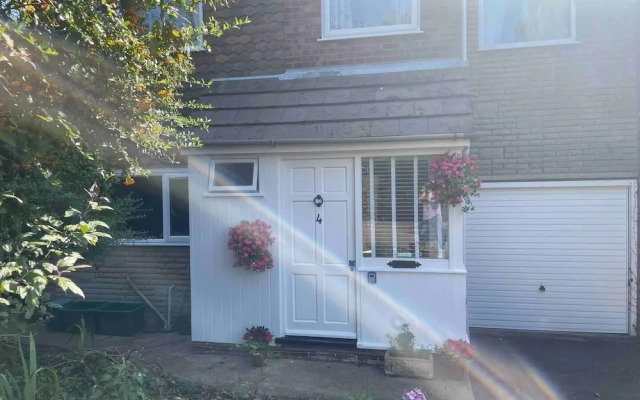 Mersea Island Retreat - 4 Bedroom House