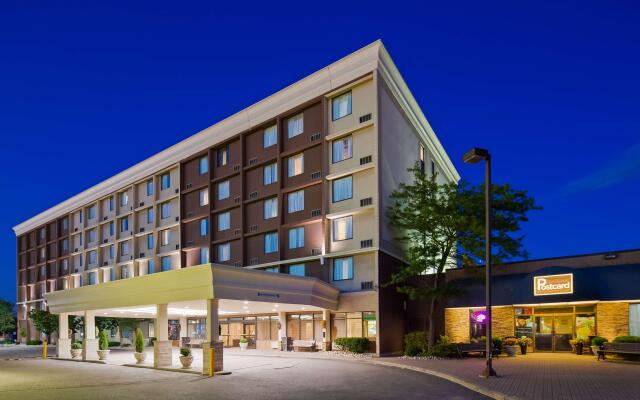 Best Western Plus Toronto Airport Hotel