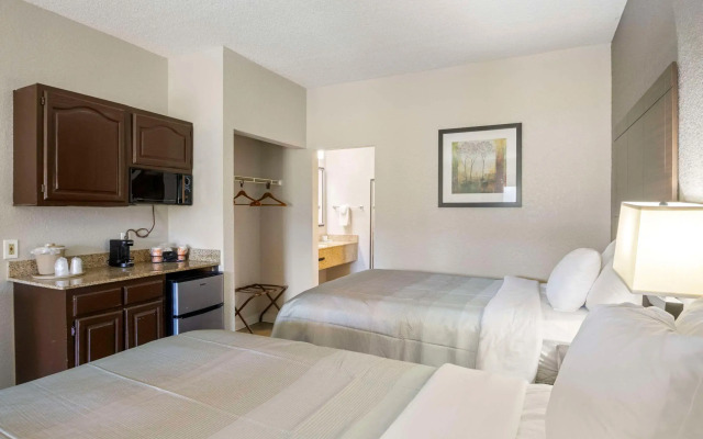 Quality Suites Hickory South