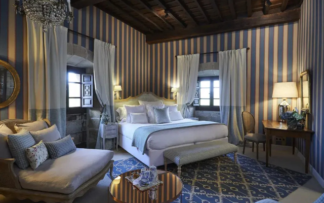 Helguera Palacio Boutique & Antique