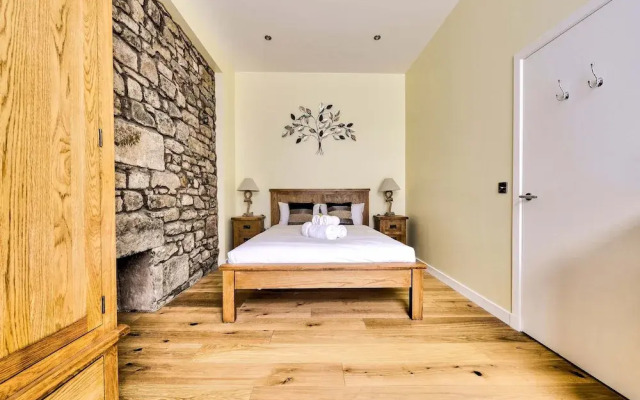 Stunning flat near St. Giles' Cathedral