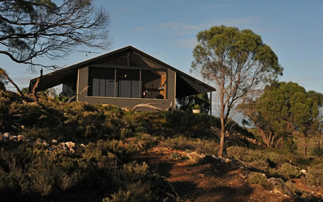 Romantic Getaways at Riverview Rise Retreats