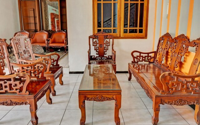 Capital O 1362 Ciliwung Guest House Syariah