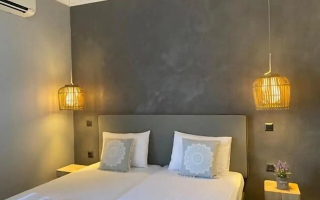 Xenios Hotel