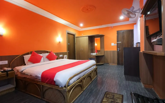 OYO 8367 Hotel The Woodz