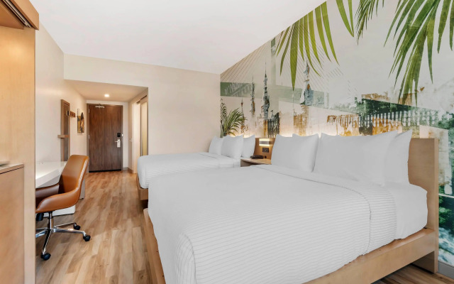 Cambria Hotel Tampa-Brandon