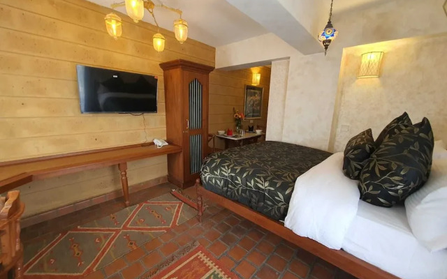 Woodmere Grand Hotel