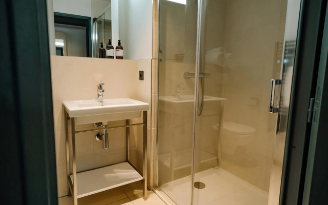 LIVE Hotels Bordeaux Lac