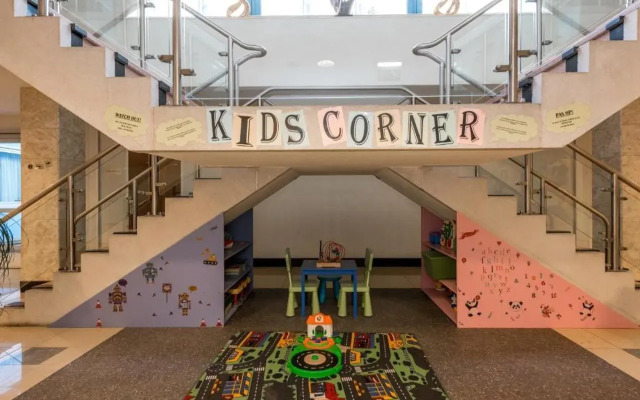 XO Hotels Blue Square