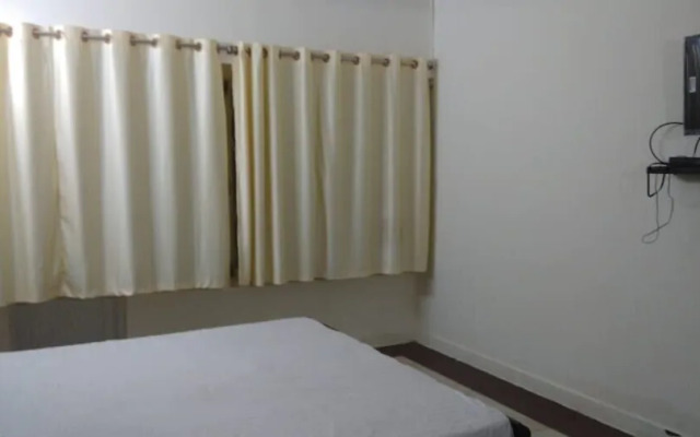 Hotel Sundar by iROOMZ