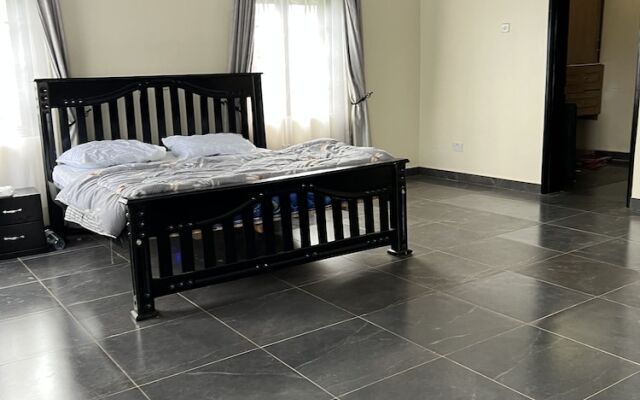 Inviting 9-bed Villa in Kampala