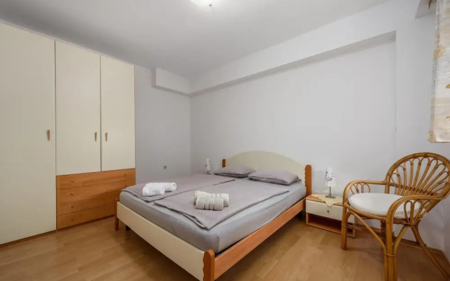 Nice Home in Porec With Wifi and 2 Bedrooms - Hotel in Porec - Photo 4