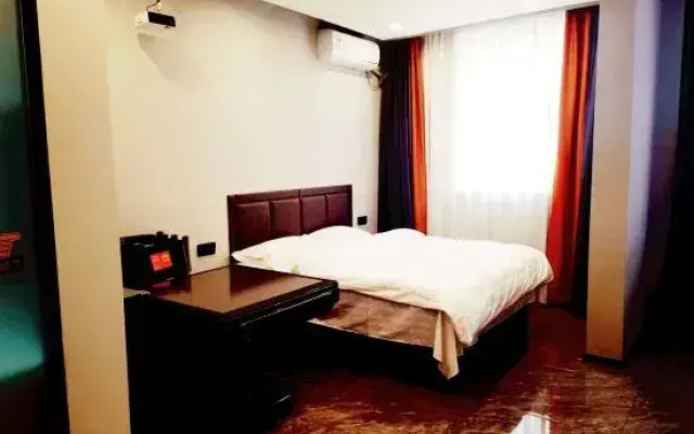 Qingyou Light Luxury Hotel