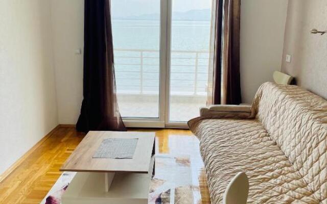Sunrise Apartments and Studios