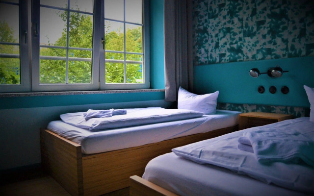 Singer109 Hotel & Hostel