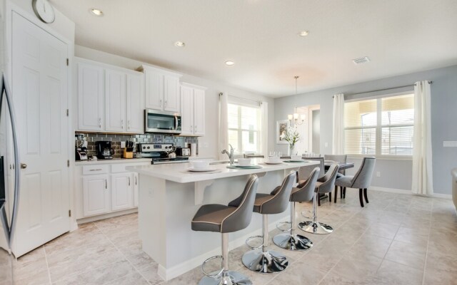 1791 Sawyer Palm Place