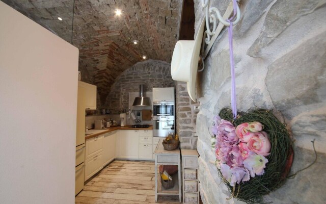 Studio In Popolano, With Wonderful Mountain View, Enclosed Garden And Wifi