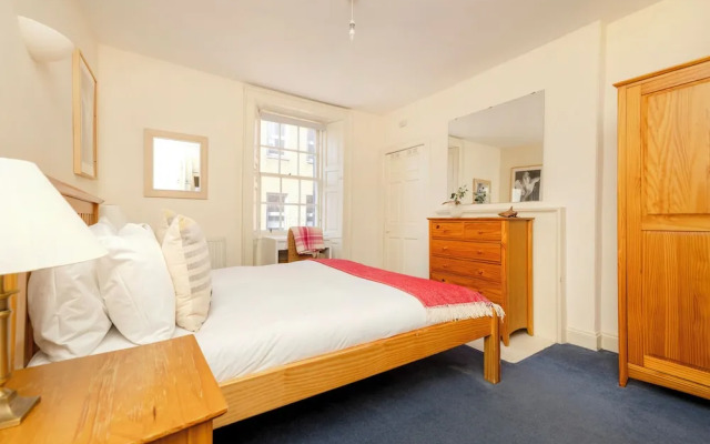JOIVY Thistle Street - Heart of the City 2-bedroom Apt