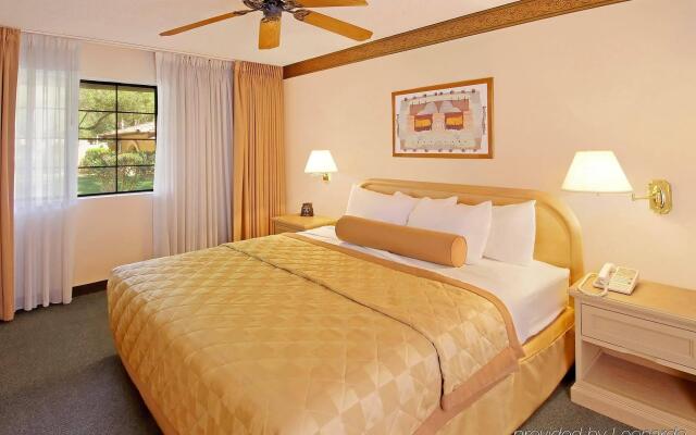Embassy Suites Phoenix - North