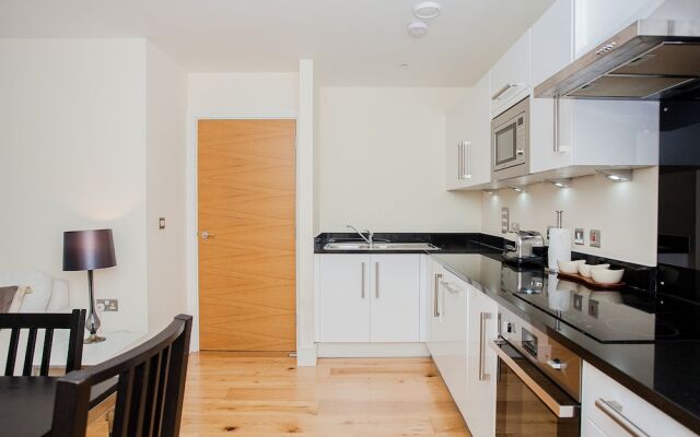 Modern 2 Bed Apartment Close to Canary Wharf