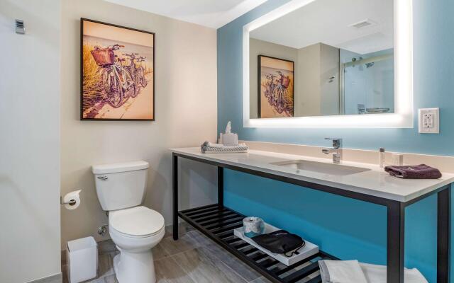 Cambria Hotel Ocean City - Bayfront