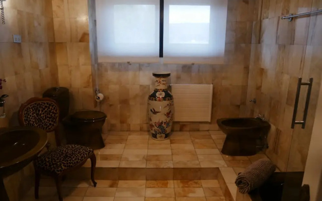 KH Lezama Suites