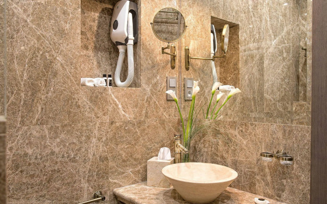 Villa Plaza Boutique Hotel & Spa