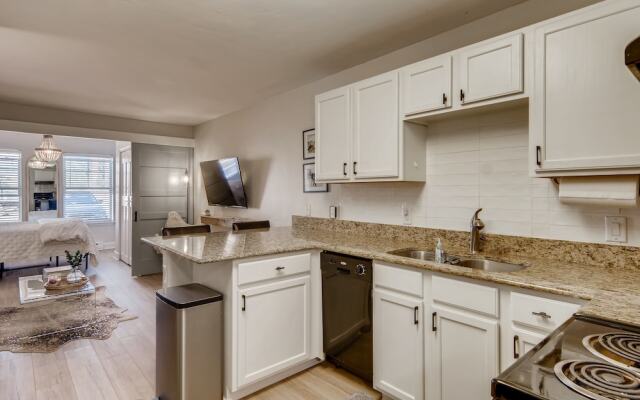 First Tracks 3105 1 Bedroom Condo by RedAwning