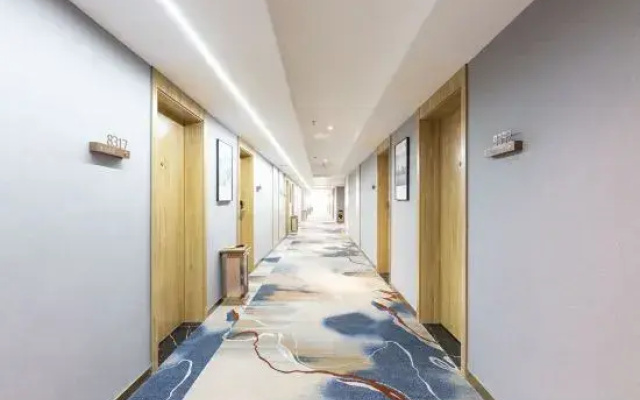 Super 8 Hotel (Linyi Changlin Street)