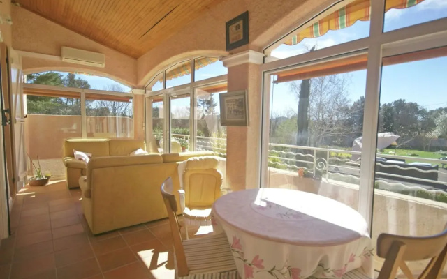 Airconditioned, Spacious Villa in Garéoult With a Private Pool