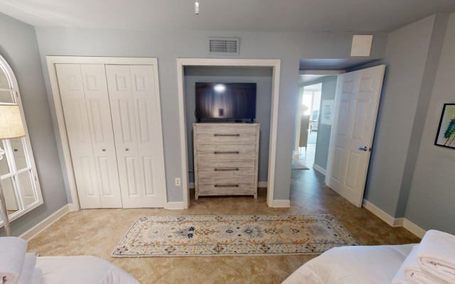 Shoreline Towers 2094 2 Bedroom Condo