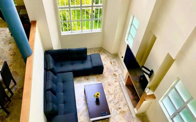 Casa con parking y terraza en sector exclusivo