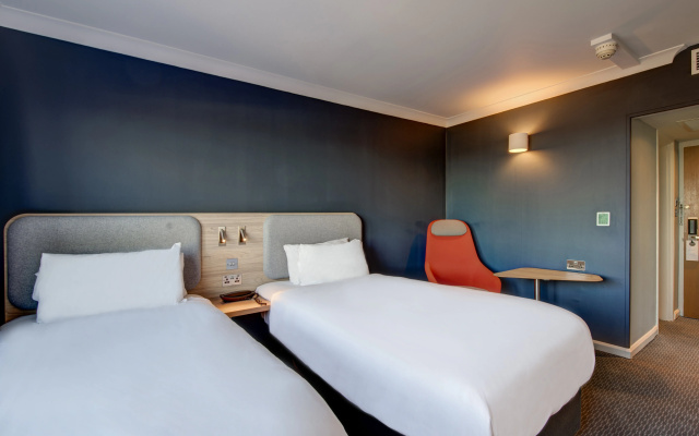 Holiday Inn Express Edinburgh City West by IHG