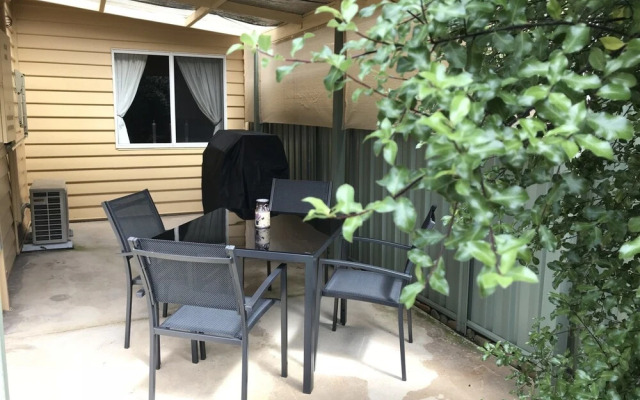 Lavender Cottage - Bright