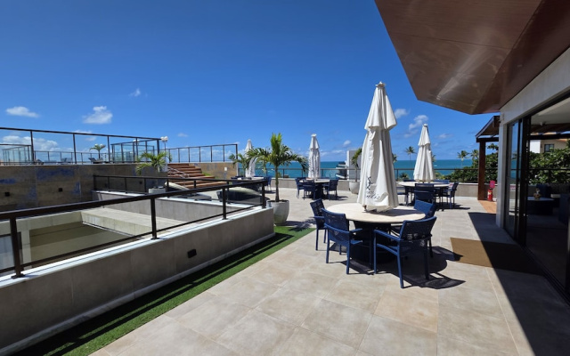 Porto Atlantis a passos do mar 211 by LP