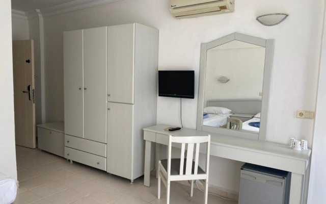 Club Marakesh Beach Hotel